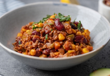 Mi: Chili Con Carne mit Brot